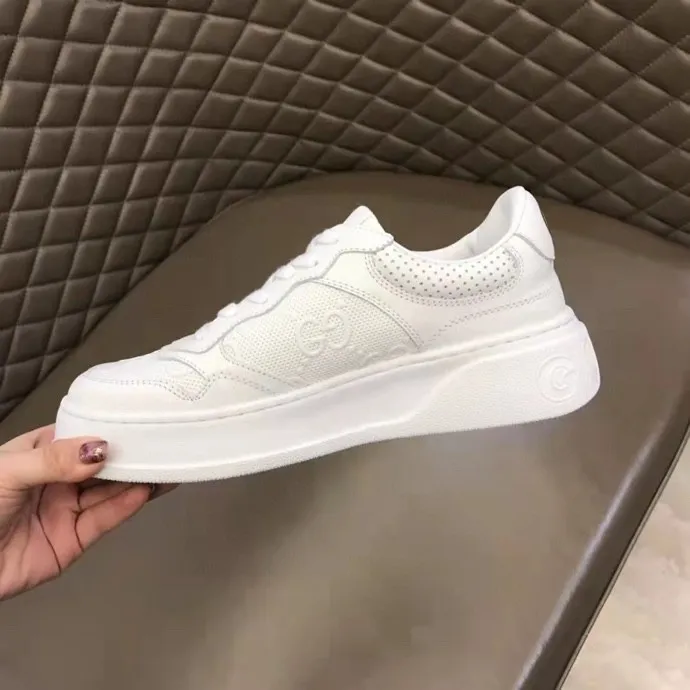 P380 new men's shoes GUCCI [Lightning] latest shoes are shipped. Original quality, fashionable, made of special materials, sheepskin lining, brand new packaging. The foot feels super comfortable and the workmanship is impeccable. Size: 38-45